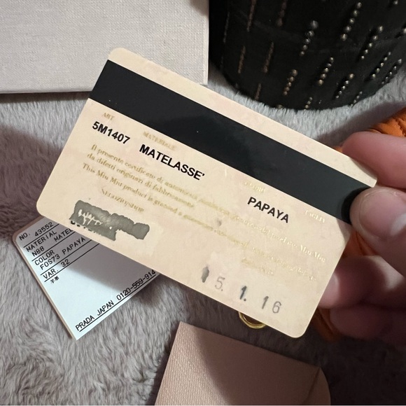 SOLD Miu Miu Matelasse Cardholder Papaya - Picture 4 of 11